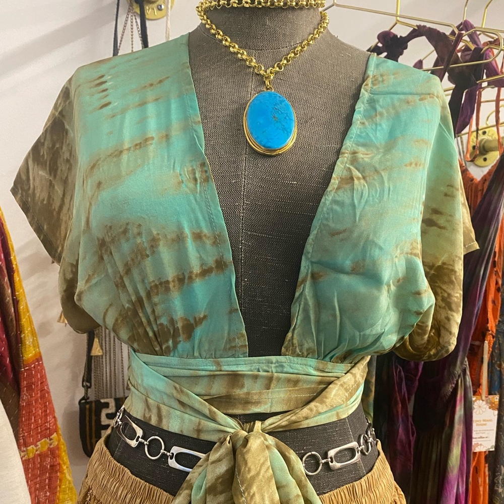 Sustainable and chic recycled silk halter.